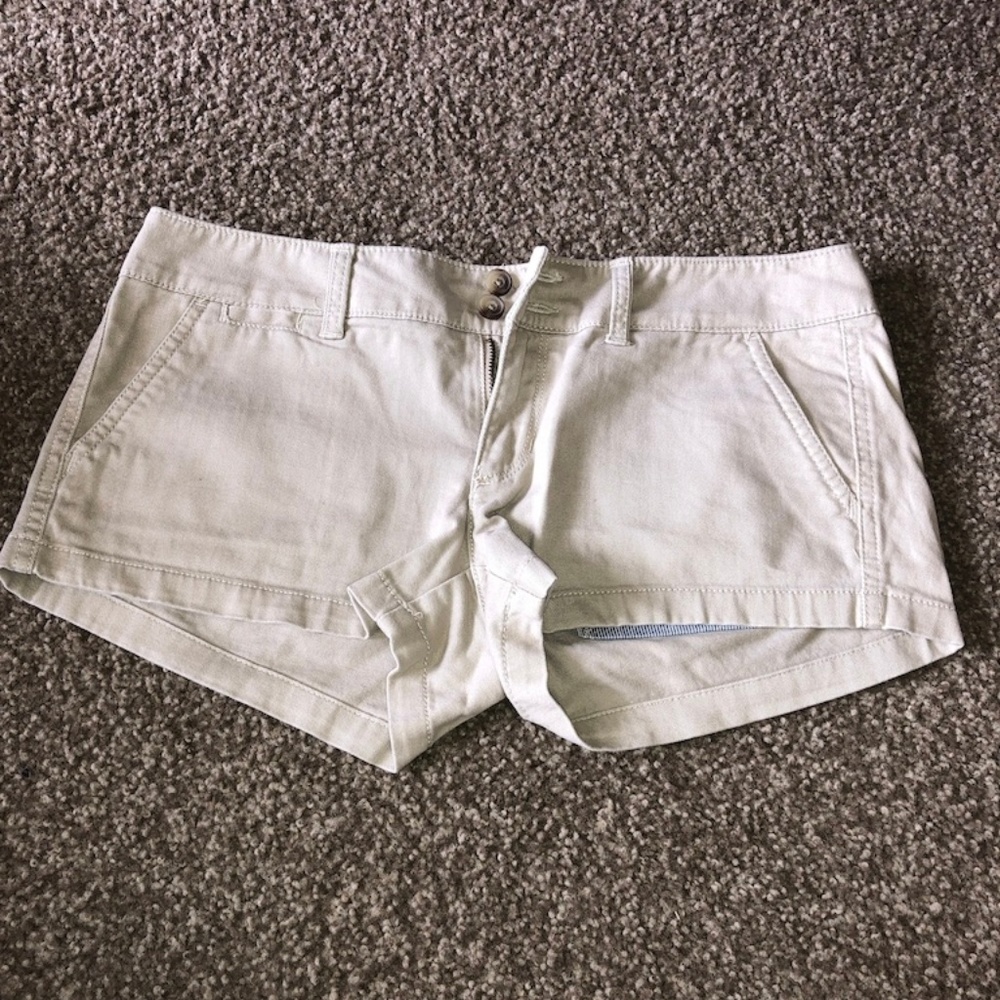 american eagle khaki shorts